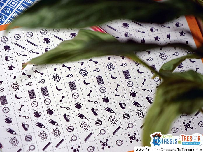 Modèle d'alphabet codé à découper