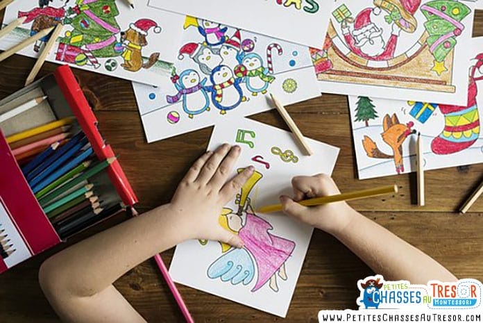 Plusieurs dessin d'enfant posé sur une table