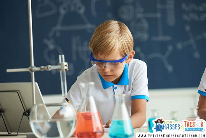 Science et apprentissages un enfant s'amuse avec des expériences scientifiques